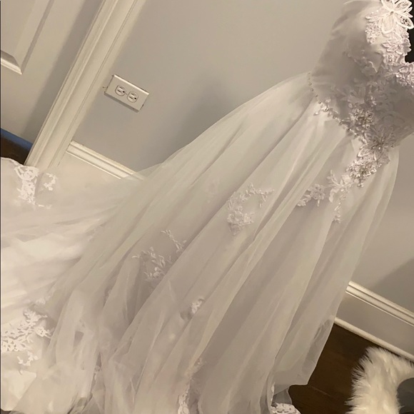 New wedding dress - Picture 4 of 6